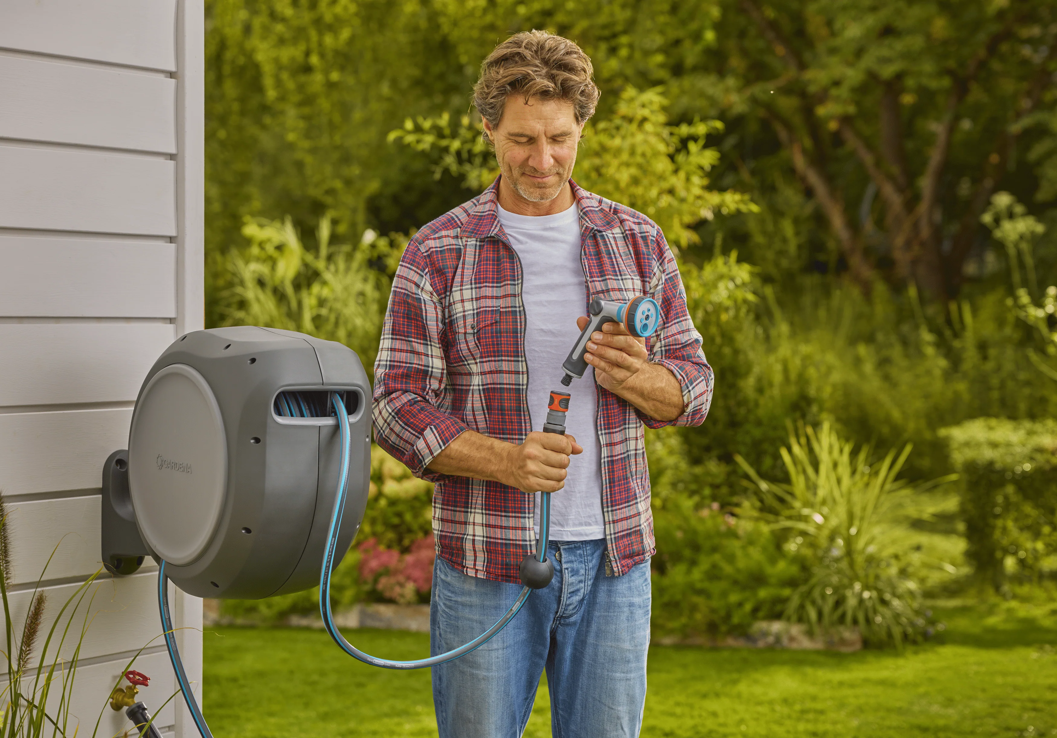 Retractable Hose Reel RollUp 50 ft. Auto retracting & ready-to-use - Image 12