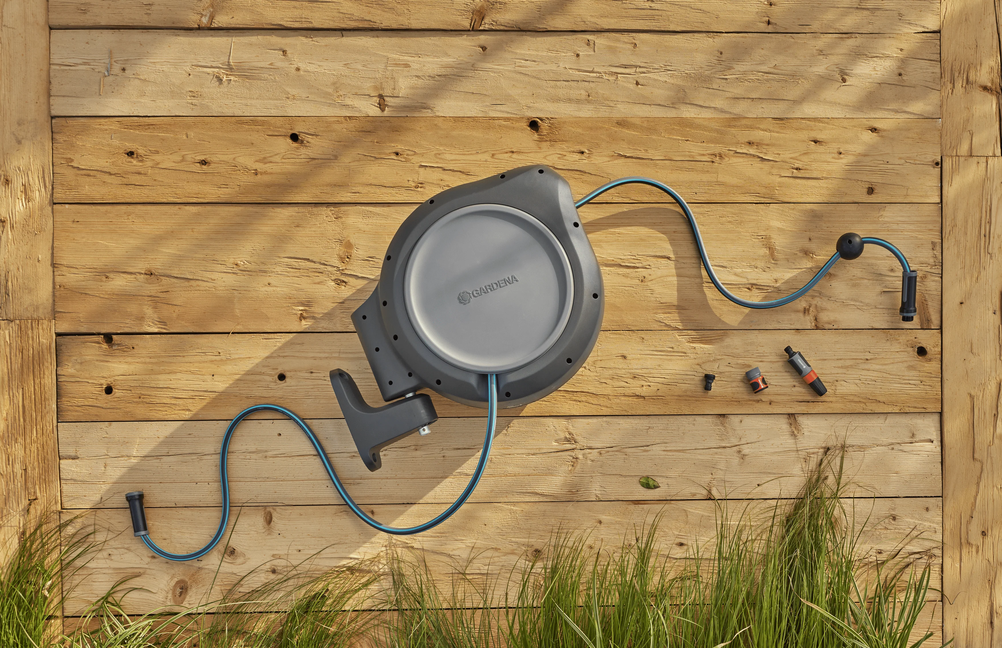 Retractable Hose Reel RollUp 50 ft. Auto retracting & ready-to-use - Image 3
