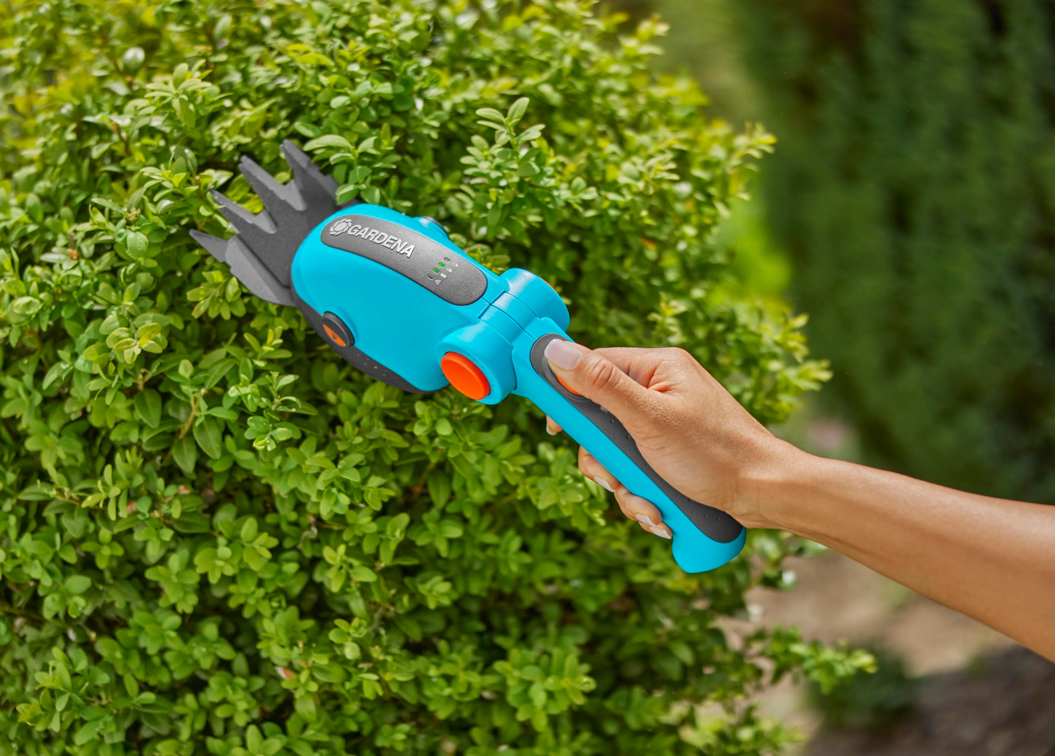 Battery Grass and Shrub Shears ComfortCut Li - Image 3